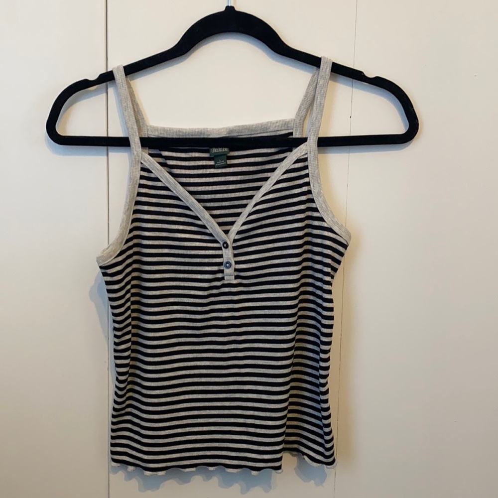 Black and grey striped tank.